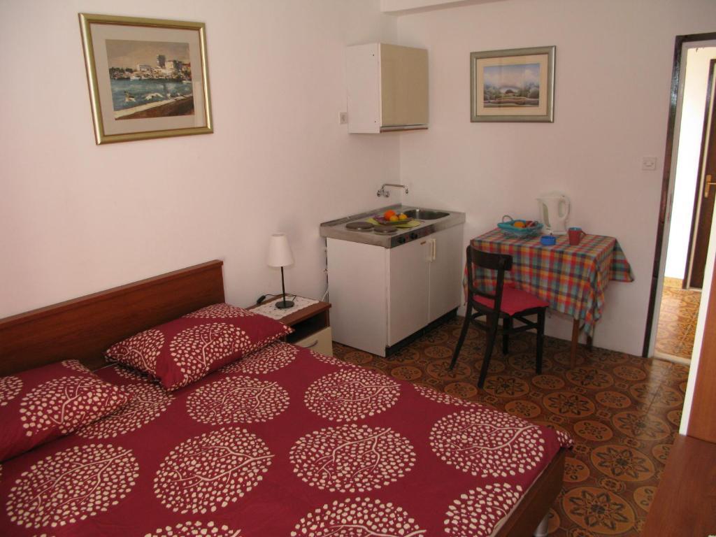 Apartments Ana Trogir Bagian luar foto