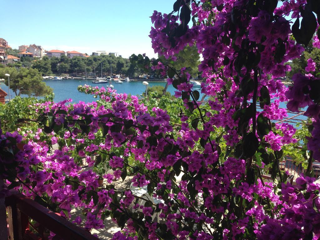 Apartments Ana Trogir Bagian luar foto